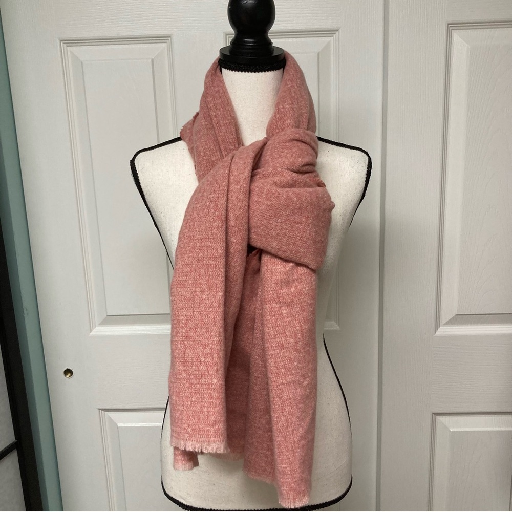 NWT Old Navy Oversized Scarf. Peach Rose. 76 in x 30 in